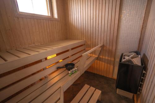 Idyllisk hus ved sjøen in Хаммерфест