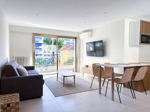 4-star suite close to Sea , Juan les Pins