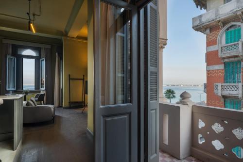 grey l studio apartments Corniche Alexandria in Al-'Amriyah