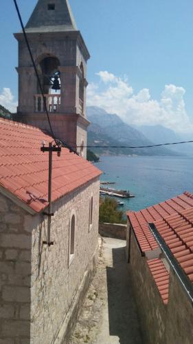  Cassetta by the sea in Pisak