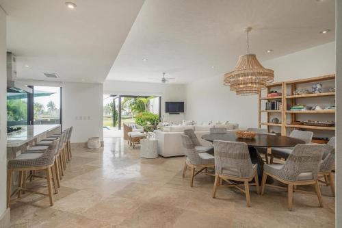 Luxury Golf Course Villa Punta Mita in Villela