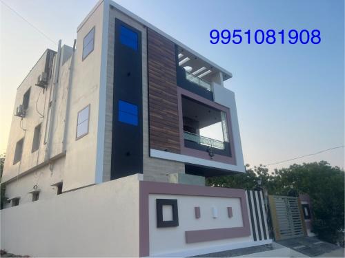 Tej Home Stays & Guest House