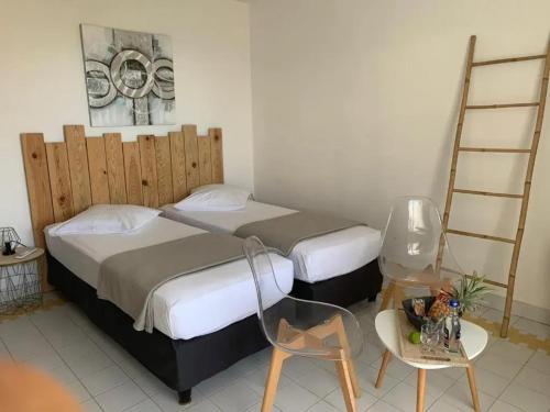 Studio au cœur de Saint-François 19 m² avec piscine - image 7