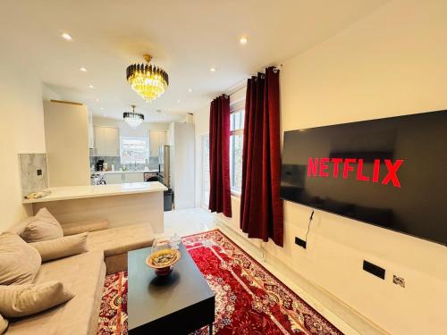 Spacious Modern 5 Bedroom House - City Centre - Free Parking – khách sạn tại Splott