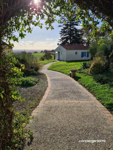 La Manelière Logement 3 Gîte accessible PMR de campagne à 10 min du Puy duFou - Location saisonnière - Sèvremont