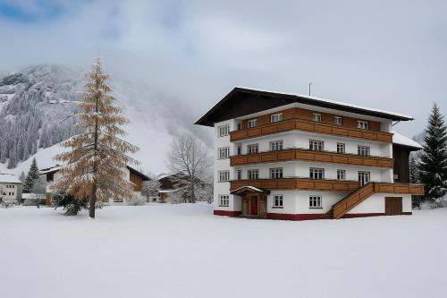  Haus Wallis by stayFritz - Ski-In Ski-Out Apartments am Arlberg, Unterkunft in Warth am Arlberg