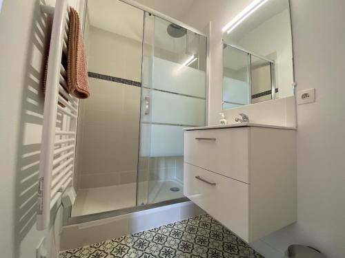 V2 Studio avec balcon, plein centre - 5 min Golfech in Golfech