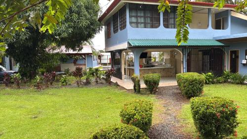 Vista exterior, Yubarta Lodge in Uvita