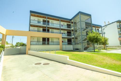 A11 - MarinaPark Hill Beach Apartment - image 2