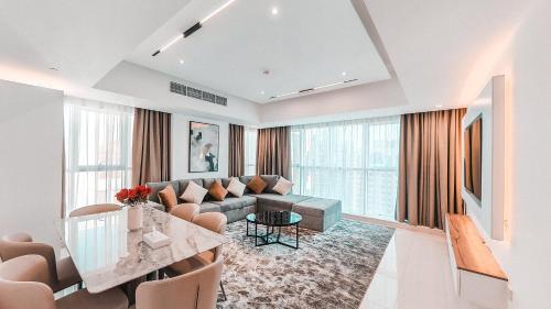 Royal Home