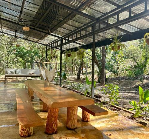 Peaceful house in nature 5 min drive from beach in Playa Ostional