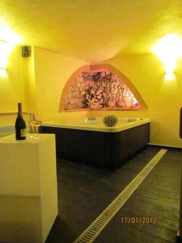 Karstais baseins, Palazzo Del Papa Agriturismo in Strettura
