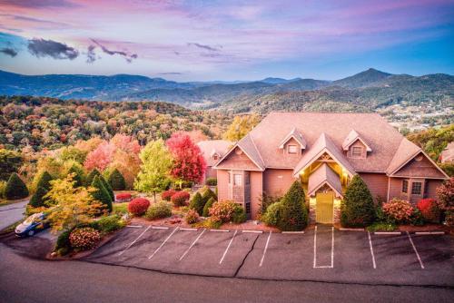 Sugar Sky at The Reserve II in Sugar Mountain, USA