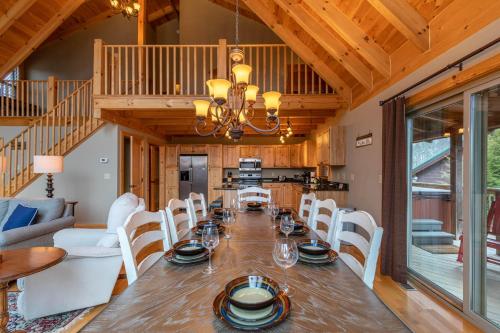 Mayapple Ridge in Sugar Grove, USA
