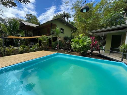 Baseinas, Monkey House & Camping in Drake Bay