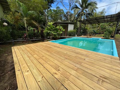 Baseinas, Monkey House & Camping in Drake Bay