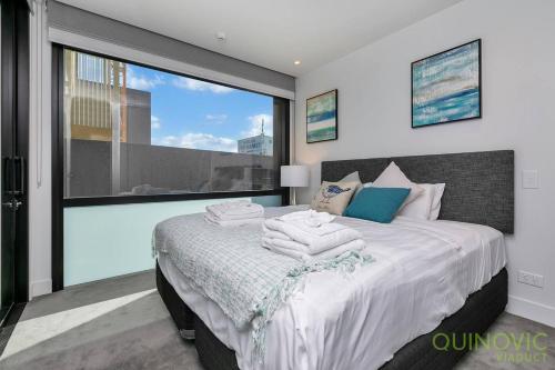 QV Stays Waterview Living in Wynyard Quarter 2 Bed - image 3