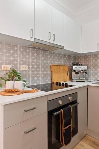 Spacious Bondi Studio With Large Private Terrace - image 9