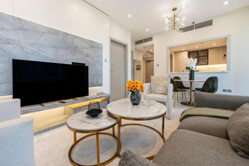 1 BR Near Burj Khalifa & Dubai Mall - Downtown - image 9