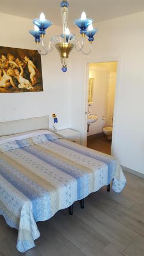 Nancy House, Florencia