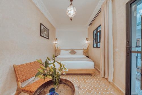 Riad Valentine - image 12