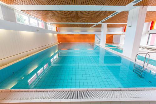 Swimmingpool, Berolina 518 - Horizont in Dahme