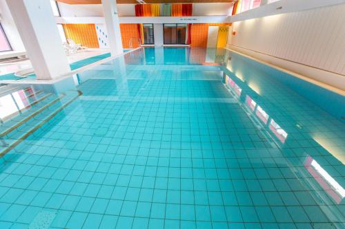 Swimmingpool, Berolina 518 - Horizont in Dahme