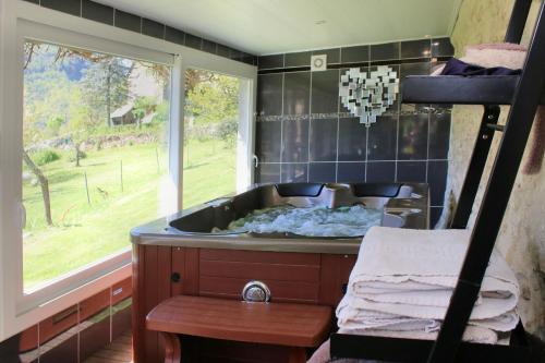 La Roche Bleue in เปริเออ