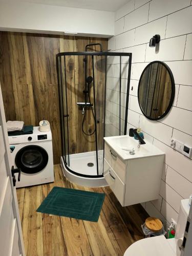 Душ, Apartament Siedlce ul Szkolna 4 in Седльце