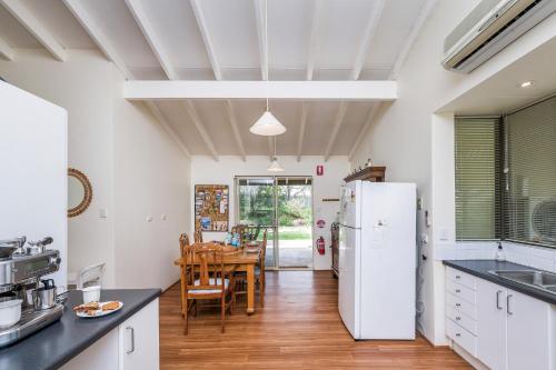 Facilities, Sheoak on Wedge - Well Appointed Property Close To Beach in Lancelin