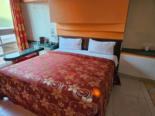 room detail thumbnail 1