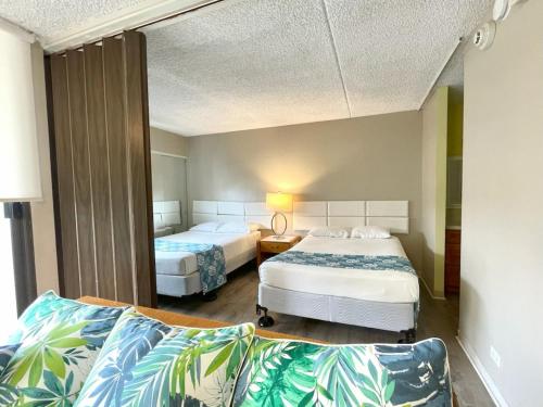 Royal Kuhio 1604 - Spacious Studio with Stunning Mountain Views in the Heart of Waikiki! — other in 2240 Kūhiō Avenue 1604, Honolulu United States, 96815