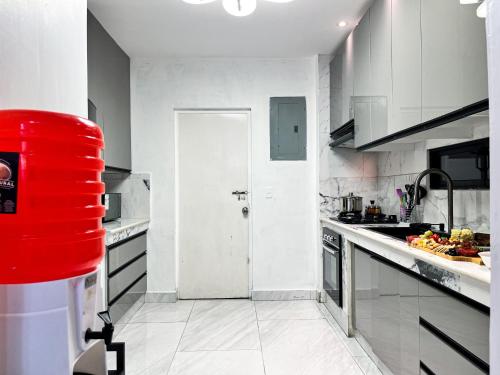 Villa con piscina privada y BBQ, 3 habitaciones, 5 camas, seguridad 24-7 in La Aurora