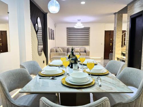 Villa con piscina privada y BBQ, 3 habitaciones, 5 camas, seguridad 24-7 in La Aurora