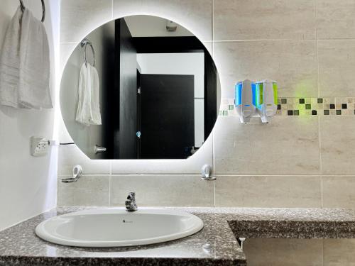 Villa con piscina privada y BBQ, 3 habitaciones, 5 camas, seguridad 24-7 in La Aurora