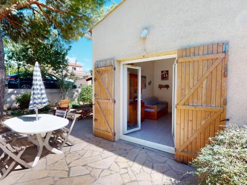 Maison lumineuse 6 pers. avec piscine proche Sète - FR-1-785-31 (Maison lumineuse 6 pers. avec piscine proche Sete - FR-1-785-31) in Vic-la-Gardiole