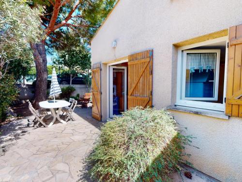 Maison lumineuse 6 pers. avec piscine proche Sète - FR-1-785-31 (Maison lumineuse 6 pers. avec piscine proche Sete - FR-1-785-31) in Vic-la-Gardiole