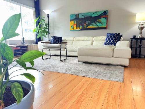 Proper Stays at Melrose - West Hollywood Modern 1 Bedroom Designer Home