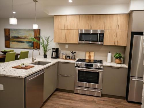 Modern Luxury ENTIRE Apartments in the Heart of Los Angeles - image 5