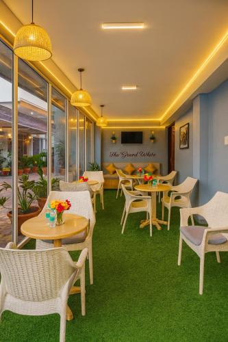 The Grand - A Premium Hotel near new BUS STAND SIMLA- Centrally heated in Shimla