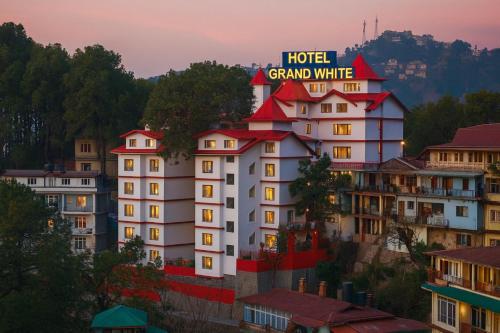 The Grand - A Premium Hotel near new BUS STAND SIMLA- Centrally heated in Shimla