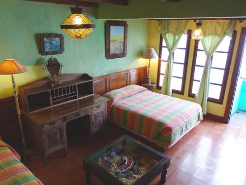 Double or Twin Room image 7