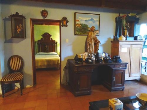 Single Room with Private Bathroom image 1