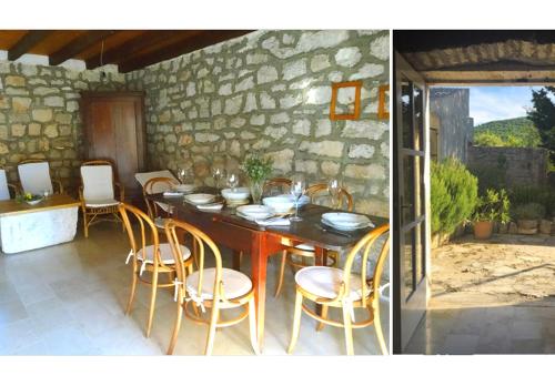 Iekārtas, D HOUSE authentic Zlarin house, relaxing courtyard and terrace in Zlarin