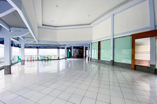Hotel Tirta Jadi @ Karangkobar Banjarnegara Mitra RedDoorz in Banjarnegara