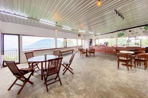 Hotel Tirta Jadi @ Karangkobar Banjarnegara Mitra RedDoorz in Banjarnegara