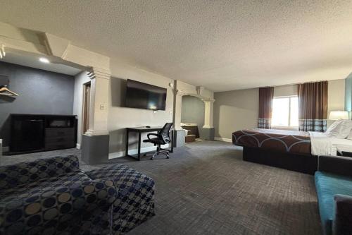 Super 8 by Wyndham Belleville St. Louis Area - image 38
