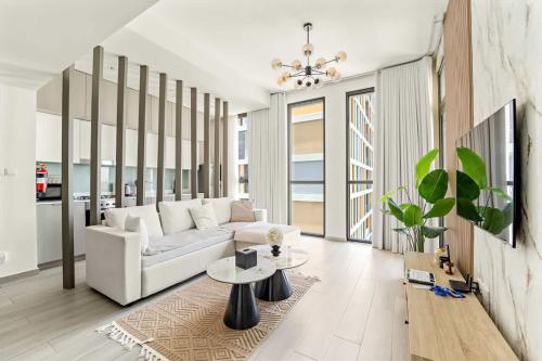 Stylish 1BR in Production City with pool and gym, Dubai
