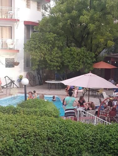 Swimmingpool, Habitation Hatt Hotel in Petionville