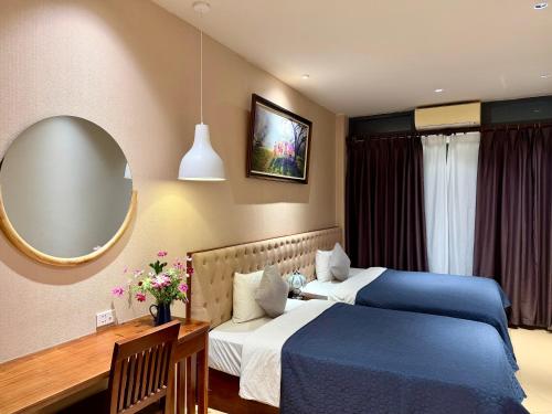 room detail thumbnail 0